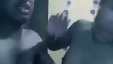 Skinny Desi girl lets boyfriend make MMS video during XXX coupling