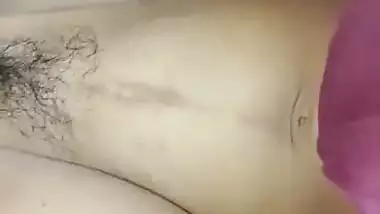 An 18-year-old GF’s desi xxx sex video with her lover