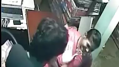Indian Shopowner with salesgirl hardcore XXX leaks