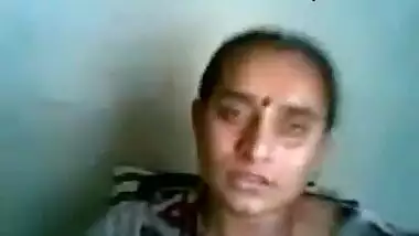 Mature desi village aunty showing pussy for fuck
