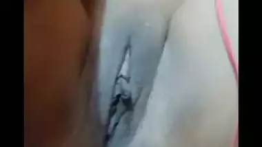 Cute girlfriend black pussy fingering on viral video call