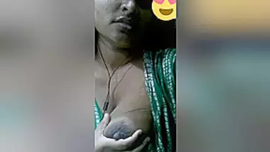 Video Call Showing Desi Aunty Big Boobs hot xxx movies on Hindisexyporn.com