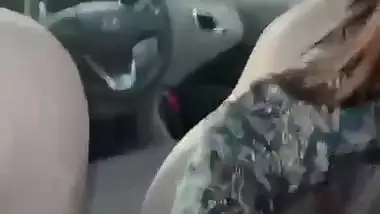 Horny lady’s outdoor blowjob makes her guy cum in the car