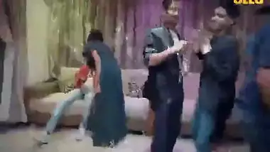 Sasur Ne Bahu Ko Jamkar Choda