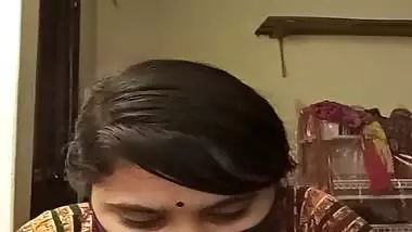 Cute masked girl naked thick boobs and sexy pussy