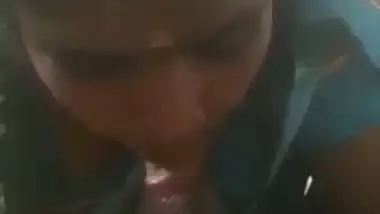 Chennai lady gives a Tamil blowjob to her lover