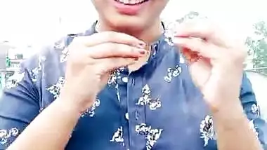 Sexy desi girl huge tits