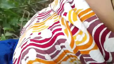 Pakistani guy enjoys outdoor sex with a sexy desi girl