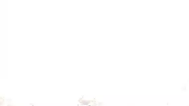 Mast bhabhi bathing and showing