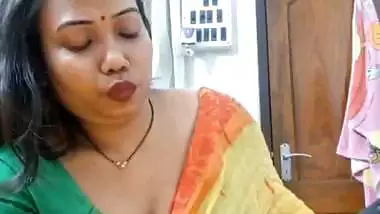 DreamGirl Youtuber live cam removing saree and blouse