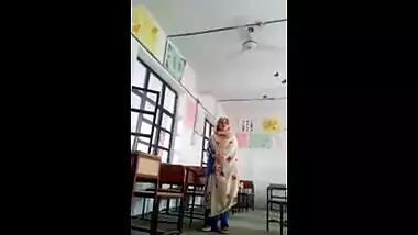 Indian mms of a mature bhabhi enjoy a quick fuck