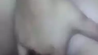 Desi teen fingering her pussy