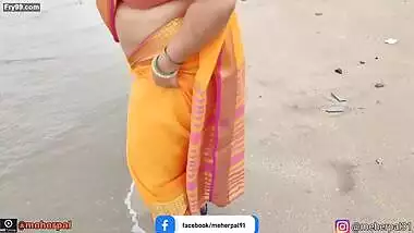 Extreme Busty Aunty Meher Pal Hottest Navel Belly Shakes In Public Beach