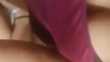 Desi bhabi oily handjob