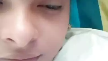 Bengali GF yummy boobs show on video call to lover
