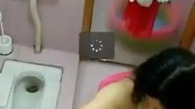 Today Exclusive- Hot Look Desi Girl Bathing Capture By