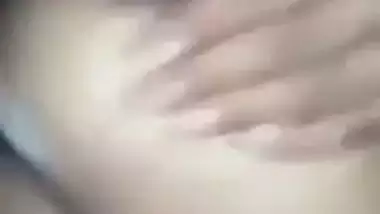 19-year-old desi girl’s Indian teen xxx video of fingering