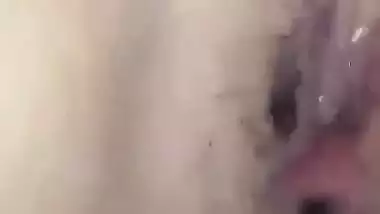 Horny guy licks his GF’s pink pussy in Indian viral porn