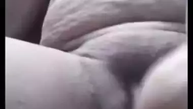 Chubby Bengali bhabhi fingering nude on video call