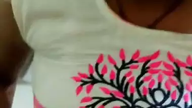 HD Marathi sex MMS of a lady sucking her husband’s dick